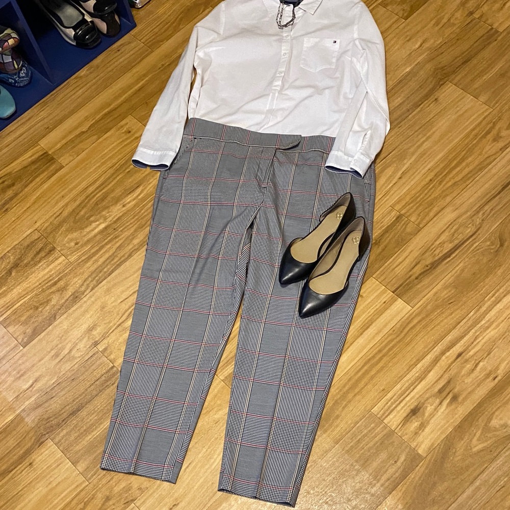 Liz Claiborne Career Classic Plaid Slacks with Red and Black Accents; size 16